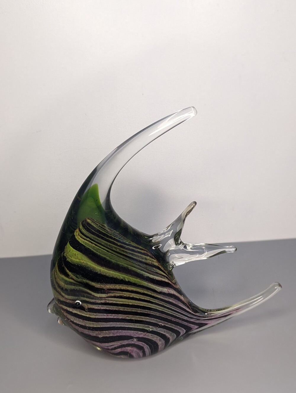 Hand Blown Art Glass Manta Ray Sculpture With Green Purple Ribbon Pattern 8"